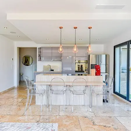 Villa Paradise - 5min Walk Beach - 10min Streetcar Downtown